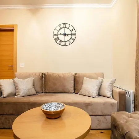 As - Sa Garazom Apartamento