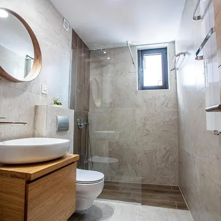 As - Sa Garazom Apartment