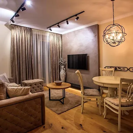 As - Sa Garazom Apartment *