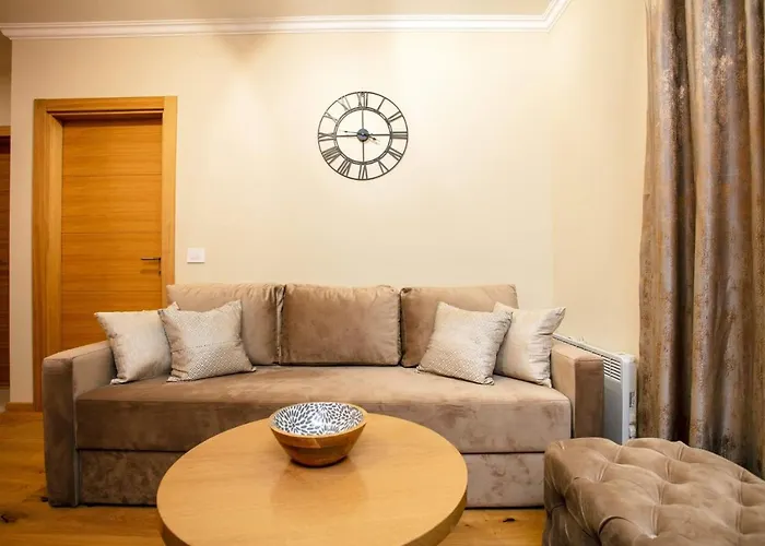 As - Sa Garazom Apartamento